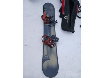 VÄGA HEAS KORRAS LUMELAUAKOMPLEKT – NITRO SAAPAD 43 + ROSSIGNOL + VENOM SIDEMED + LISAD!