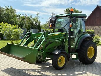 JOHN DEERE 4052R.