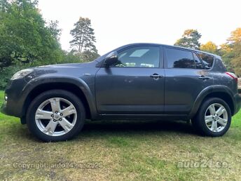 TOYOTA RAV4 2.2 110 kW -11