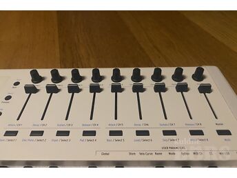 ARTURIA KEYLAB 49 MK2 MIDI-KLAVIATUUR, VÄHE KASUTATUD.