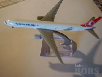 LENNUKI MUDEL - TURKISH AIRLINES - TÜRGI LENNULIINID KARBIGA