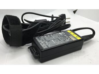 FUJITSU LAADIJA 16V 2.5A