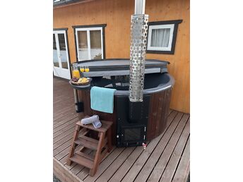 KÜMBLUSTÜNN TÄISLISADEGA