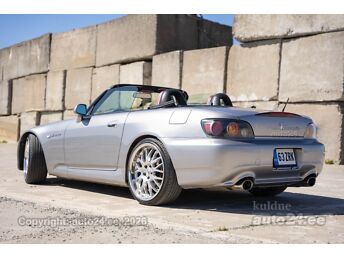HONDA S2000 2.2 176 kW -06