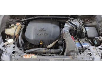 MITSUBISHI OUTLANDER 2.2 115 kW -11