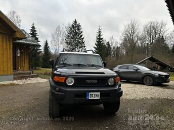 TOYOTA FJ CRUISER 4.0 178 kW -08
