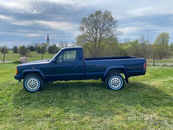 JEEP COMANCHE 4.0 AT 130 kW -88