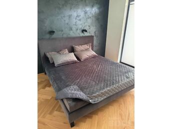 2 SLEPT VOODIT 1200 JA 1800 KOOS MADRATSIGA