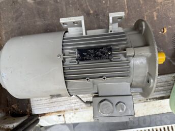 USED MEZ ELECTRIC MOTOR 7AA90L06 (1.5 KW, 1400 RPM, IEC STANDARD)