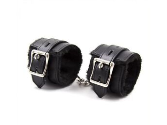 BLACK PREMIUM FUR LINED BRACELET