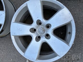 VALUVELJED 20 TOLLI 5X139,7 DODGE RAM 2011A