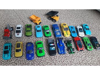 HOT WHEELS