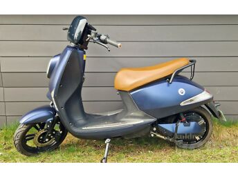 VÄSSLA SCOOTER