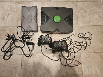 MICROSOFT ORIGINAL OG XBOX CLASSIC SYSTEM KONSOOL + 2 PULTI