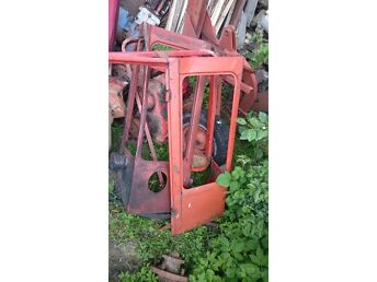 T 16 KABIINI VASAK KÜLG