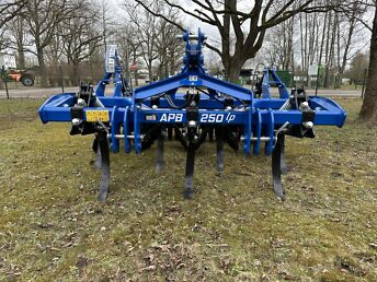 CULTIVATORS LANDSTAL APB 250 LP