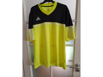 ADIDASE T SÄRK