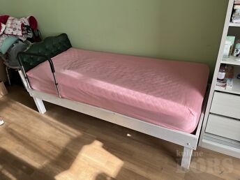 VOODI 90X200 KOOS MADRATSIGA, KASUTATUD