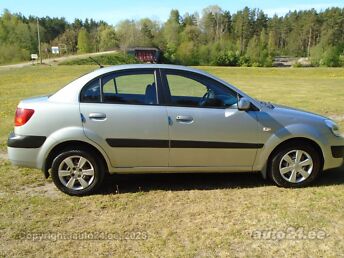 KIA RIO 1.4 71 kW -06