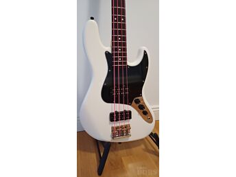 FENDER JAZZ BASSKITARR, UUS HIND!