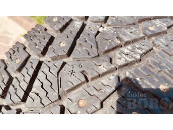 215/60R17C NOKIAN