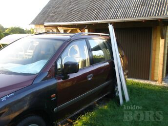 MITSUBISHI SPACE WAGON 2.4 TDI 110 kW -98