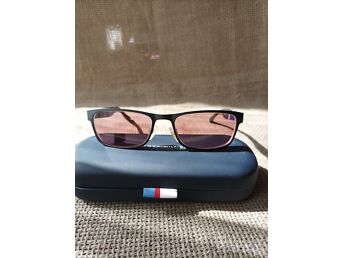 PÄIKESEPRILLID TOMMY HILFIGER