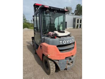 TOYOTA 40-8FD35N