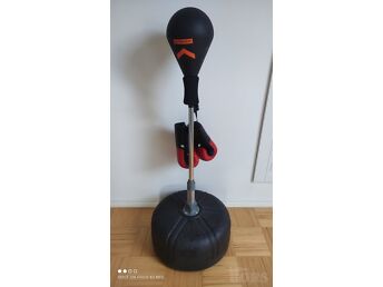 POKSIPALL JA POKSIKINDAD