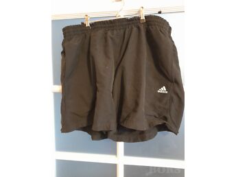 ADIDASE LÜHIKESED PÜKSID