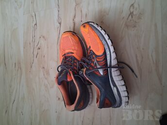 BROOKS TRENNI JALATSID