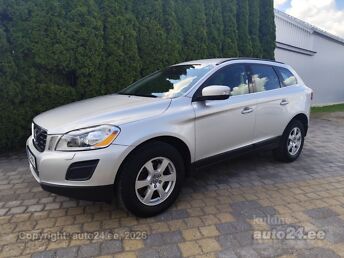 VOLVO XC60 MOMENTUM 2.0 120 kW -12