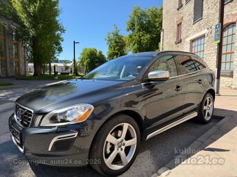 VOLVO XC60 R-DESIGN AWD 2.4 158 kW -12