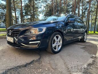 VOLVO V60 SUMMUM PLUG-IN HYBRID 2.4 158 kW -13