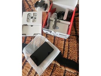 NINTENDO SWITCH OLED WHITE