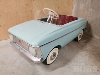 VANA PLEKIST RESTAUREERITUD LASTE MOSKVICH PEDAALAUTO