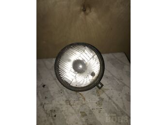 MOTOROLLERI ESIKLAAS RAAMIS