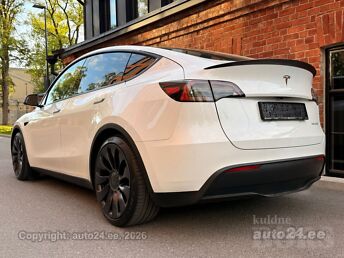 TESLA MODEL Y PERFORMANCE 393 kW -23