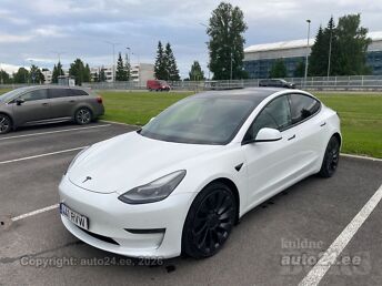 TESLA MODEL 3 PERFORMANCE 155 kW -21