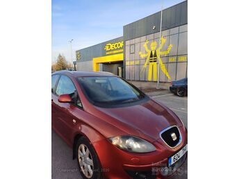SEAT ALTEA XL 2.0 110 kW -08
