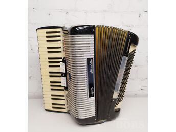 AKORDION SUPER STRADELLA 120 BASSI