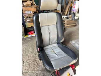 MB MUDEL C 220. W202 SALONG