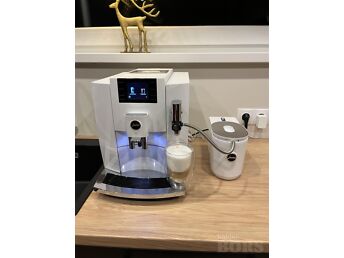 ESPRESSOMASIN JURA E8