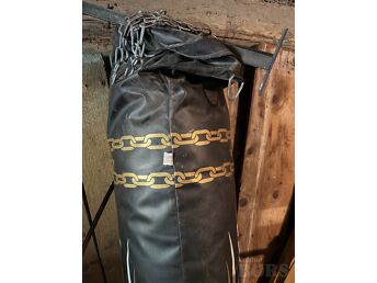 MÜÜJA KIKBOXIKOTT