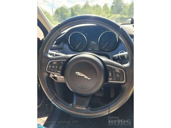 JAGUAR E-PACE D3 2.0 110 kW -19
