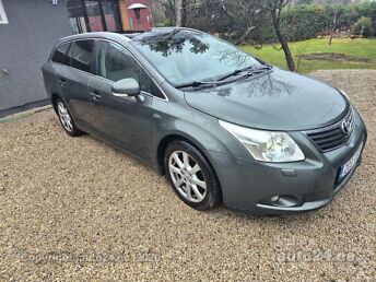 TOYOTA AVENSIS 2.2 130 kW -10