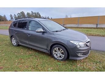 HYUNDAI I 30 CW 1.591 93 kW