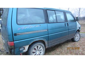VW MULTIVAN SYNCRO TAGAVOODI 2.4 57 kW -94