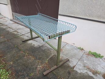 LAUD TUGEV GARAAŽI AEDA GRILLILE
