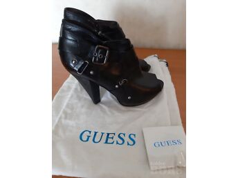 POOLSAAPAD GUESS